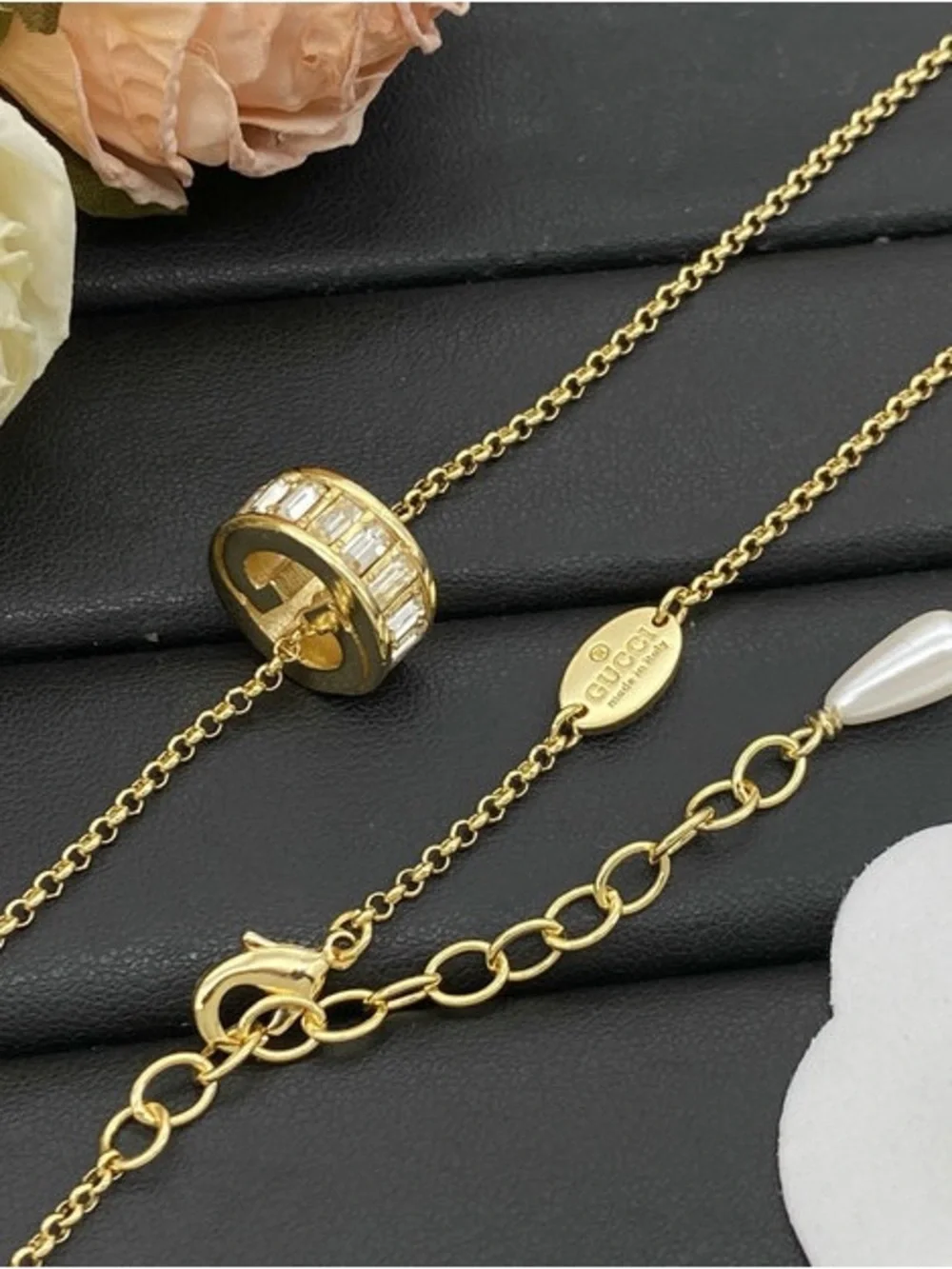 Fashion Jewelry Gold Double Ring Pendant Necklace with Pearl Accent